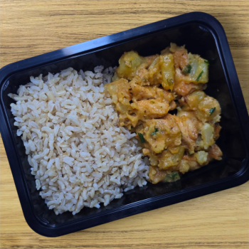 imagem NOVO - Cubos de Frango Grelhado ao Molho de Requeijão Light com Batata Inglesa ao Cubo Salteado e Arroz